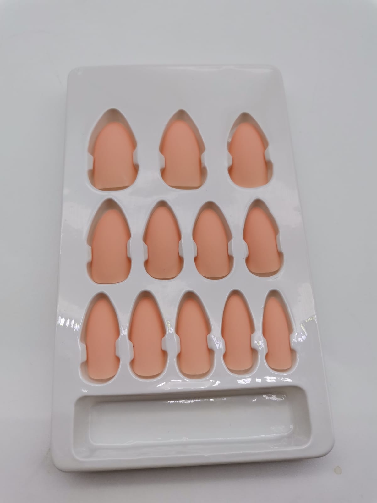 Kendinden YapışkanlıTakma Tırnak 