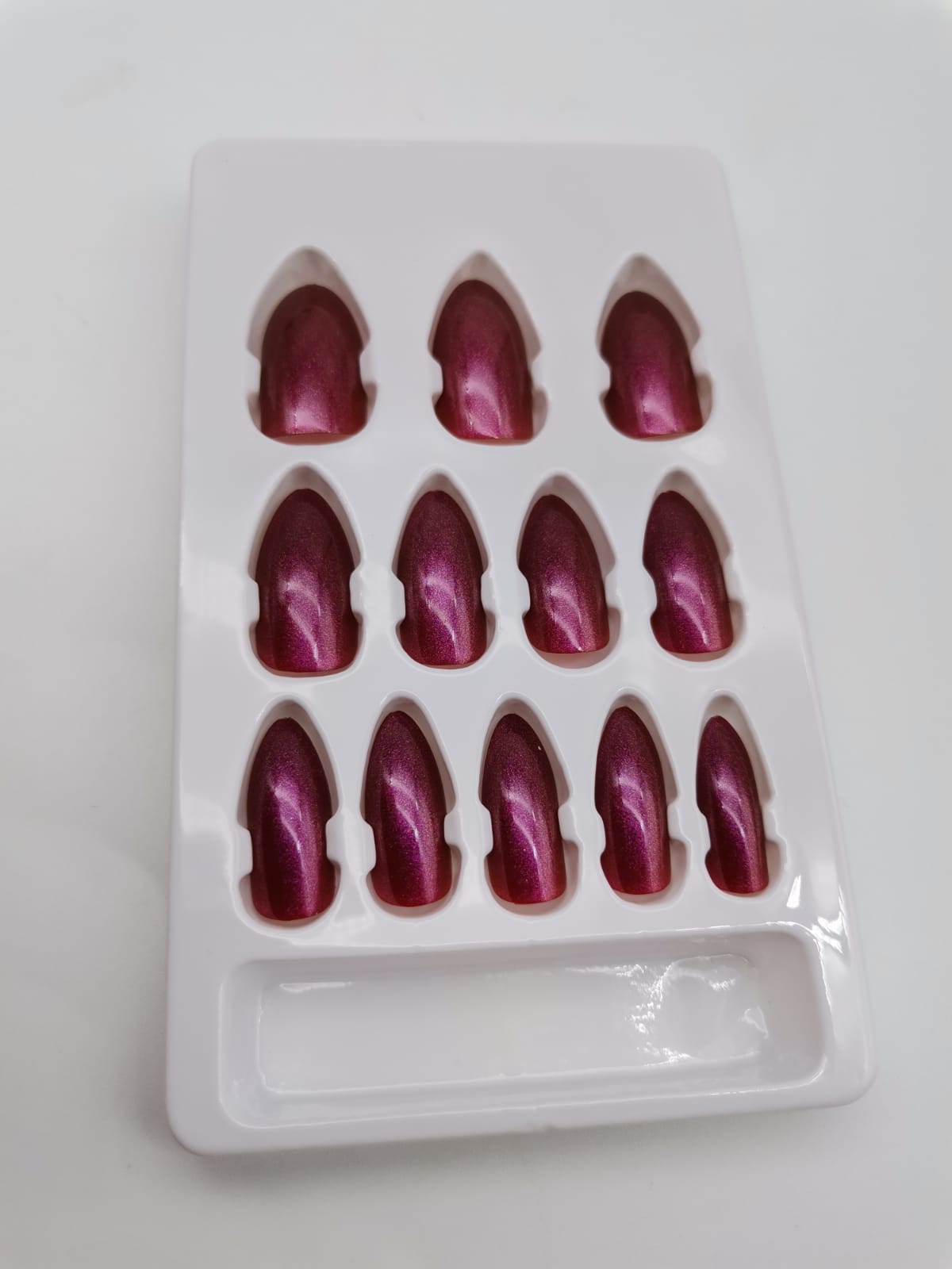 Kendinden YapışkanlıTakma Tırnak 