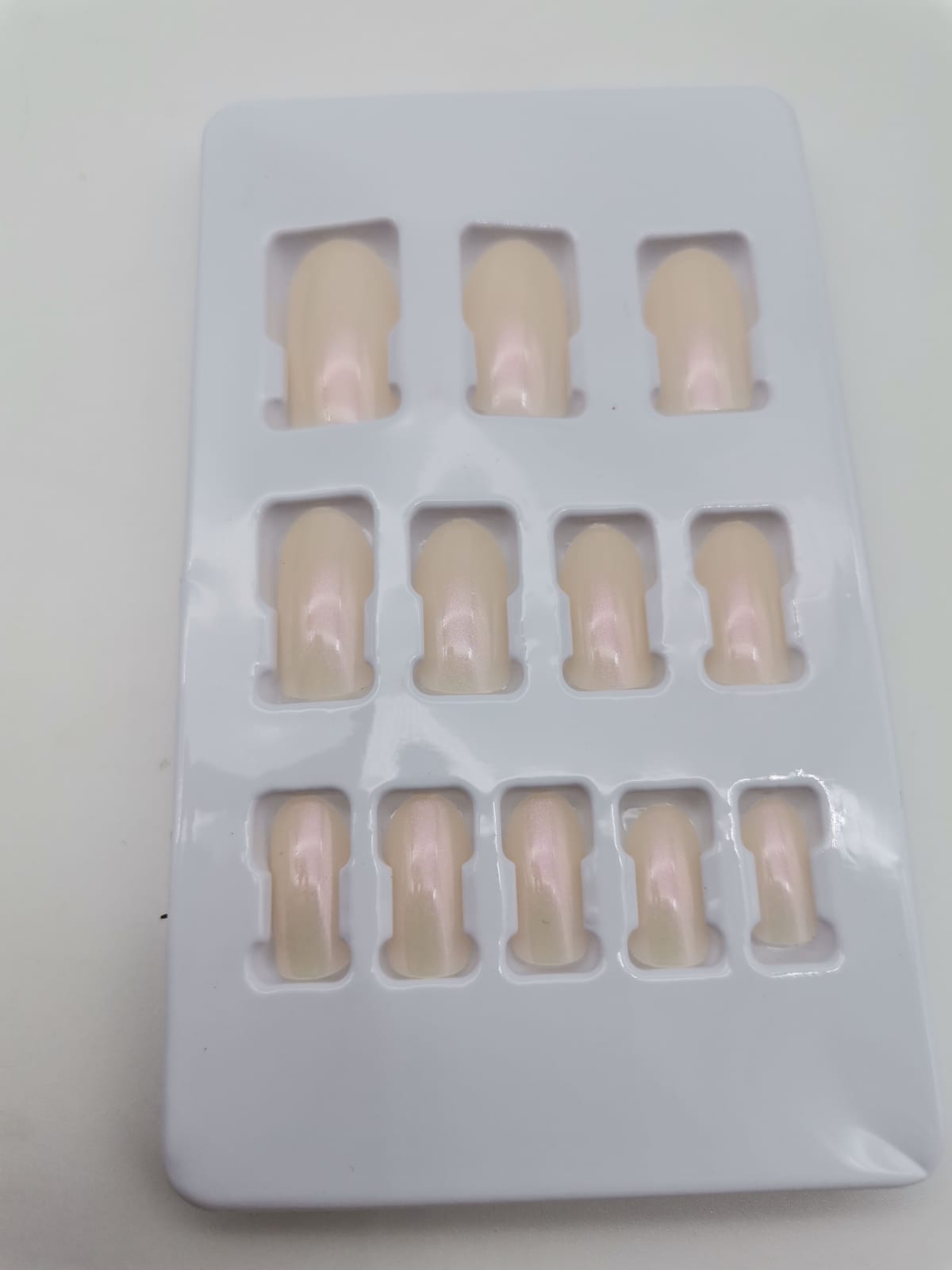 Kendinden YapışkanlıTakma Tırnak 