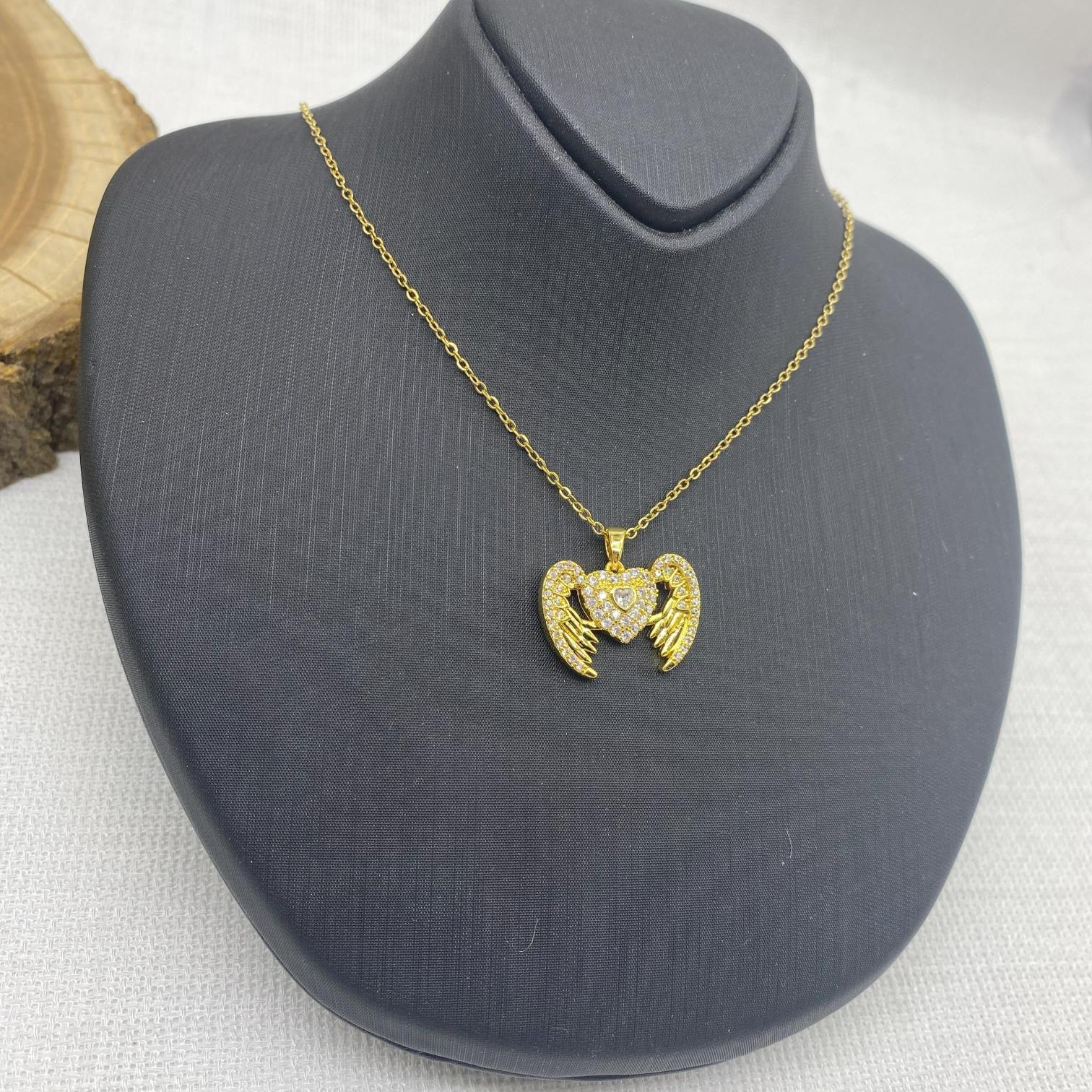 Stainless Steel Altın Rengi Kanatlı Kalpli Çelik Kolye 