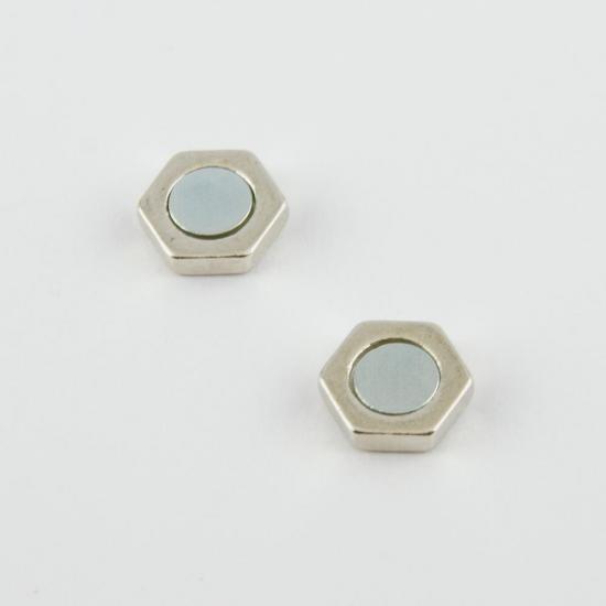 Stainless Steel Çokgen Figürlü Gümüş Renkli Mıknatıslı Çelik Erkek Küpe