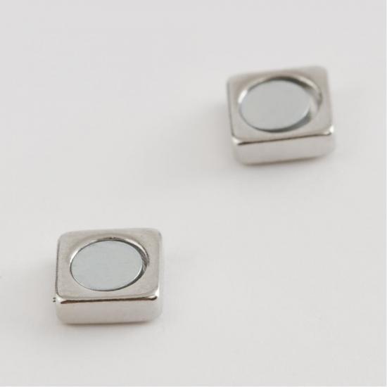  Stainless Steel Kare Figürlü Gümüş Renkli Mıknatıslı Çelik Erkek Küpe