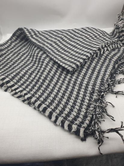 Siyah Beyaz Kareli Kışlık Omuz Şalı