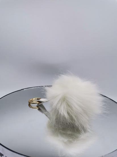 Beyaz ponpon anahtarlık