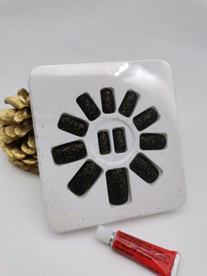 Kendinden YapışkanlıTakma Tırnak 