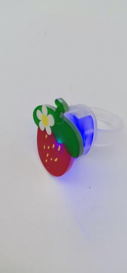 Çilekli Işıklı Çocuk Yüzüğü